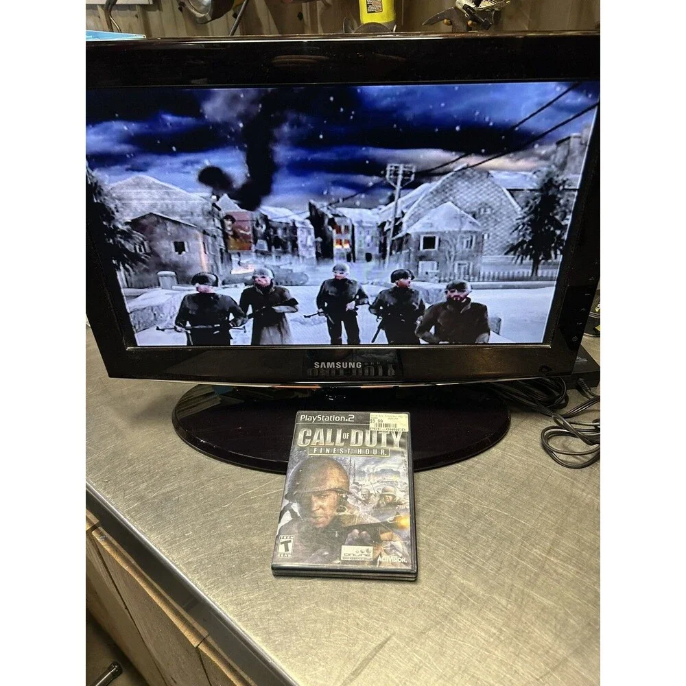 Call of Duty: Finest Hour (Sony PlayStation 2, 2004) PS2 CIB Complete TESTED